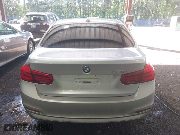 2016 BMW 3 Series 320i with VIN WBA8E1G54GNT37552, listed as a IAAI auction lot 40307022 with 150,516 mi miles and . Bid and sale history available at carsss.com. Image 16.