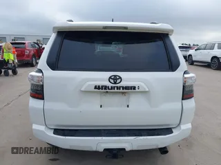 2023 Toyota 4Runner SR5 Premium z VIN JTEFU5JR4P5280720, wystawiony jako IAAI lot #42485671 z przebiegiem 38 785 mil mil oraz . Historia ofert i sprzedaży dostępna na DreamBid. Obrazek 17.