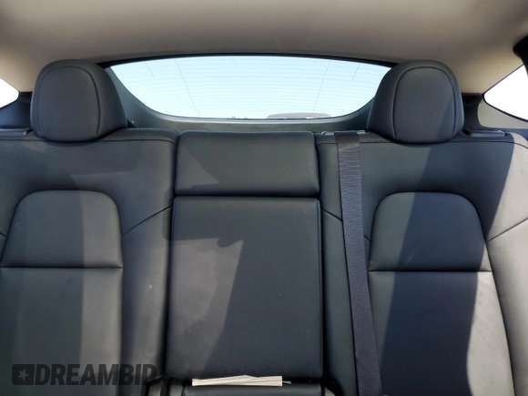 2024 Tesla Model Y Long Range with VIN 7SAYGDEE5RA282984, listed as a Copart auction lot 52388455 with 11,922 mi miles and Salvage Title. Bid and sale history available at DreamBid. Image 10.