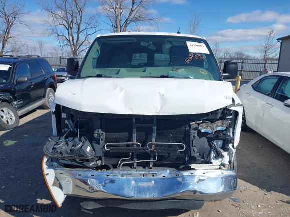 2012 Chevrolet Express Passenger 1LT with VIN 1GAZG1FG7C1157478, listed as a IAAI auction lot 41790091 with 169,173 mi miles. Bid and sale history available at carsss.com. Image 12.