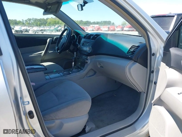 2008 Toyota Highlander Sport with VIN JTEDS43A782035038, listed as a IAAI auction lot 42038615 with 278,109 mi miles. Bid and sale history available at carsss.com. Image 5.