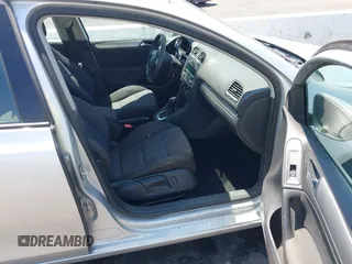 2013 Volkswagen Golf w/Conv с VIN WVWDB7AJ0DW130293, выставлен на аукционе IAAI как лот 42474230 с пробегом 188 475 миль миль и . История ставок и продаж доступна на DreamBid. Изображение 5.