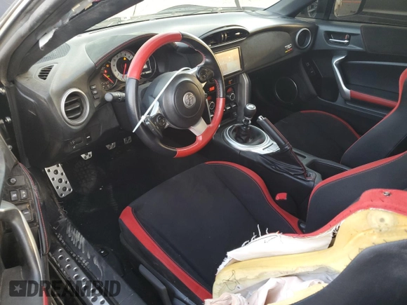 2019 Toyota 86 GT z VIN JF1ZNAE11K9702655, wystawiony jako Copart lot #42194845 z przebiegiem 40 800 mil mil oraz Szkoda całkowita • Salvage title. Historia ofert i sprzedaży dostępna na DreamBid. Obrazek 8.
