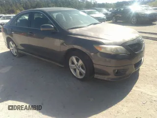 2011 Toyota Camry LE z VIN 4T1BF3EK6BU748861, wystawiony jako IAAI lot #42050311 z przebiegiem Nie podano mil oraz . Historia ofert i sprzedaży dostępna na DreamBid. Obrazek 1.