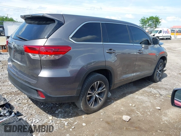 2019 Toyota Highlander LE z VIN 5TDZZRFH3KS325109, wystawiony jako IAAI lot #42160177 z przebiegiem 124 288 mil mil oraz . Historia ofert i sprzedaży dostępna na DreamBid. Obrazek 4.