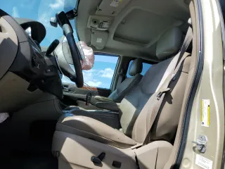 2011 Chrysler Town & Country Limited z VIN 2A4RR6DG5BR746552, wystawiony jako Copart lot #56215685 z przebiegiem 143 505 mil mil oraz Szkoda całkowita • Salvage title. Historia ofert i sprzedaży dostępna na DreamBid. Obrazek 7.