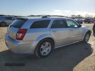 2005 Dodge Magnum SE with VIN 2D4FV48V75H649206, listed as a Copart auction lot 47035155 with 71,026 mi miles and Salvage Title. Bid and sale history available at carsss.com. Image 3.
