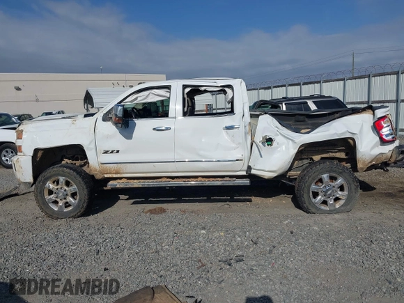 2019 Chevrolet Silverado 2500HD LTZ with VIN 1GC1KTEY7KF262239, listed as a IAAI auction lot 41705007 with 144,157 mi miles. Bid and sale history available at carsss.com. Image 14.