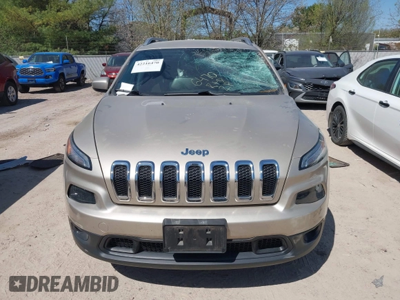 2014 Jeep Cherokee Latitude z VIN 1C4PJMCS3EW197492, wystawiony jako IAAI lot #42216470 z przebiegiem 125 156 mil mil oraz . Historia ofert i sprzedaży dostępna na DreamBid. Obrazek 12.