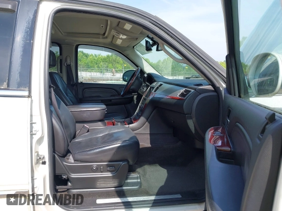 2007 Cadillac Escalade ESV with VIN 1GYFK66847R396373, listed as a IAAI auction lot 42451362 with 146,008 mi miles and . Bid and sale history available at DreamBid. Image 5.