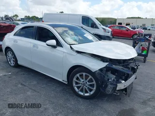 2022 Mercedes-Benz A 220 z VIN W1K3G4EB7NJ363784, wystawiony jako IAAI lot #41929398 z przebiegiem 37 345 mil mil oraz . Historia ofert i sprzedaży dostępna na DreamBid. Obrazek 1.