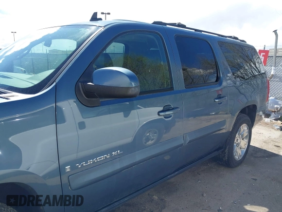 2008 GMC Yukon XL Commercial z VIN 1GKFK163X8J238038, wystawiony jako IAAI lot #41948195 z przebiegiem 53 475 mil mil oraz . Historia ofert i sprzedaży dostępna na DreamBid. Obrazek 6.