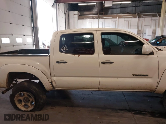2011 Toyota Tacoma PreRunner with VIN 3TMJU4GN9BM112376, listed as a IAAI auction lot 40884050 with 120,321 mi miles and . Bid and sale history available at DreamBid. Image 14.