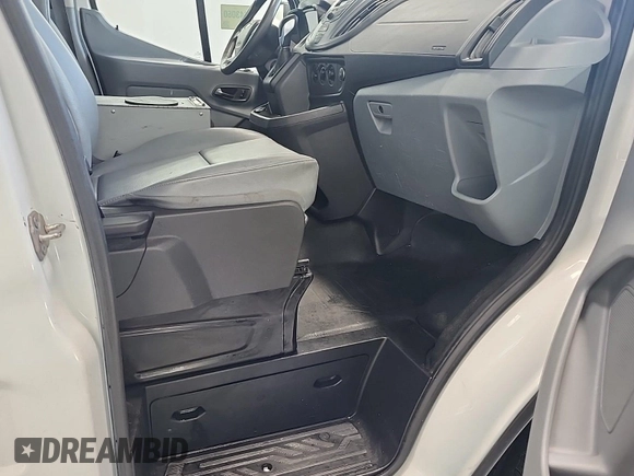 2019 Ford Transit z VIN 1FTYE1YM8KKB40189, wystawiony jako IAAI lot #42763040 z przebiegiem 193 036 mil mil oraz . Historia ofert i sprzedaży dostępna na DreamBid. Obrazek 32.