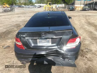 2014 Mercedes-Benz C 250 с VIN WDDGJ4HB0EG255759, выставлен на аукционе IAAI как лот 41967935 с пробегом 146 275 миль миль и . История ставок и продаж доступна на DreamBid. Изображение 16.