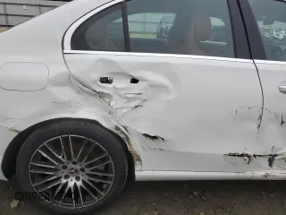 2022 Mercedes-Benz C 300 z VIN W1KAF4HB9NR013516, wystawiony jako Copart lot #66089754 z przebiegiem 18 810 mil mil oraz Szkoda całkowita • Salvage title. Historia ofert i sprzedaży dostępna na DreamBid. Obrazek 10.