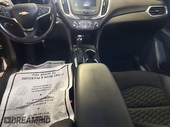 2020 Chevrolet Equinox LT z VIN 2GNAXJEVXL6232943, wystawiony jako IAAI lot #42304831 z przebiegiem 77 286 mil mil oraz . Historia ofert i sprzedaży dostępna na DreamBid. Obrazek 1.