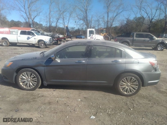 2013 Chrysler 200 Limited with VIN 1C3CCBCG5DN513847, listed as a IAAI auction lot 41370594 with NaN miles. Bid and sale history available at carsss.com. Image 14.