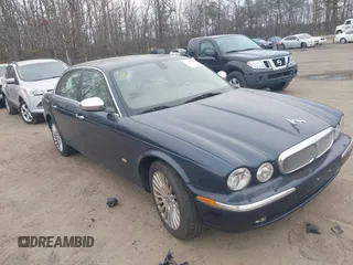 2007 Jaguar XJ Vanden Plas with VIN SAJWA82BX7SH11650, listed as a IAAI auction lot 41243103 with 1 mi miles. Bid and sale history available at carsss.com. Image 1.