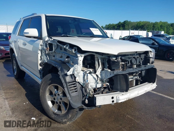 2011 Toyota 4Runner Trail z VIN JTEBU5JR7B5035496, wystawiony jako IAAI lot #42319548 z przebiegiem 253 437 mil mil oraz . Historia ofert i sprzedaży dostępna na DreamBid. Obrazek 6.