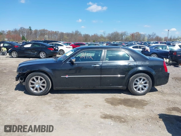 2006 Chrysler 300 C with VIN 2C3LA63H96H490736, listed as a IAAI auction lot 41998112 with 184,090 mi miles. Bid and sale history available at carsss.com. Image 14.