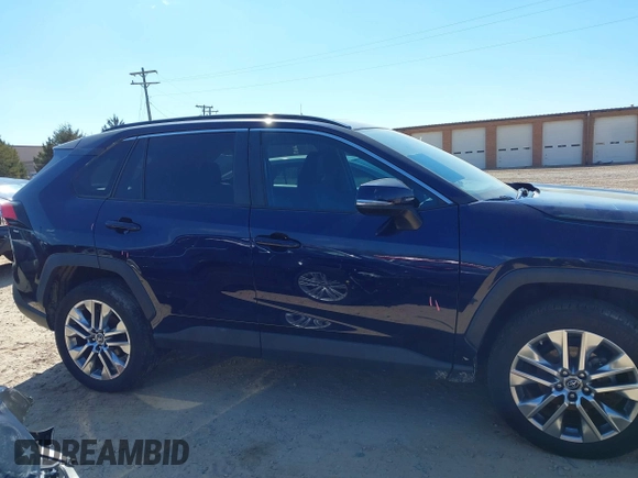 2019 Toyota RAV4 XLE Premium with VIN 2T3A1RFV4KW078806, listed as a IAAI auction lot 41877504 with 99,017 mi miles. Bid and sale history available at carsss.com. Image 13.