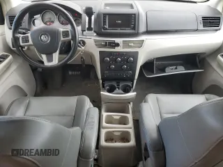 2011 Volkswagen Routan SE with VIN 2V4RW3DG0BR789523, listed as a Copart auction lot 61761785 with 124,530 mi miles and Clean title. Bid and sale history available at DreamBid. Image 8.