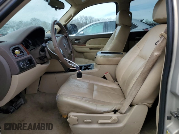 2011 GMC Yukon XL SLE with VIN 1GKS1HE07BR248472, listed as a Copart auction lot 87913435 with 271,526 mi miles and Salvage Title. Bid and sale history available at carsss.com. Image 7.