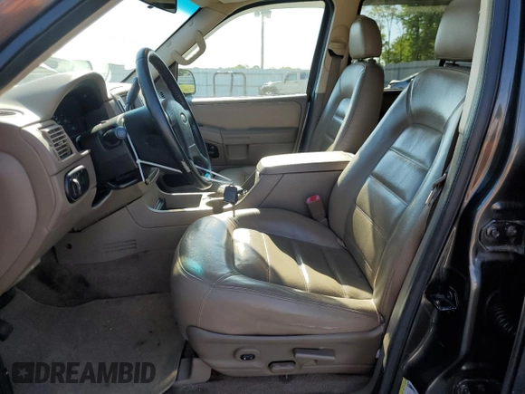 2005 Ford Explorer XLT с VIN 1FMZU73E25UA80666, выставлен на аукционе Copart как лот 53262445 с пробегом 210 387 миль миль и Списание • Salvage title. История ставок и продаж доступна на DreamBid. Изображение 7.