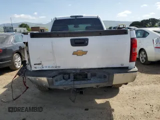 2011 Chevrolet Silverado 1500 LT with VIN 3GCPKSE37BG112705, listed as a Copart auction lot 52622045 with 173,202 mi miles and Salvage Title. Bid and sale history available at DreamBid. Image 6.