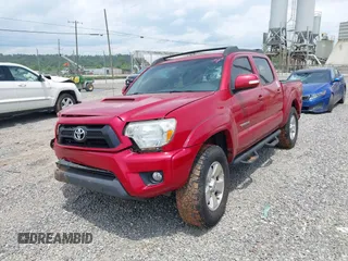 2015 Toyota Tacoma с VIN 3TMLU4EN5FM188212, выставлен на аукционе IAAI как лот 42319990 с пробегом 105 691 миль миль и . История ставок и продаж доступна на DreamBid. Изображение 17.