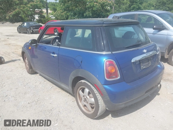 2008 MINI Hardtop with VIN WMWMF33538TT65479, listed as a IAAI auction lot 42489393 with 114,520 mi miles and . Bid and sale history available at DreamBid. Image 3.