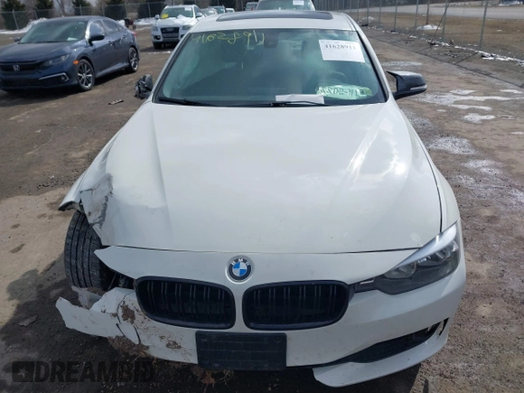 2014 BMW 3 Series 328d xDrive z VIN WBA3D5C5XEKX99221, wystawiony jako IAAI lot #41628911 z przebiegiem 129 095 mil mil oraz . Historia ofert i sprzedaży dostępna na DreamBid. Obrazek 12.