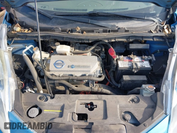 2011 Nissan LEAF SL-e with VIN JN1AZ0CP8BT005373, listed as a IAAI auction lot 41892292 with 98,245 mi miles. Bid and sale history available at carsss.com. Image 10.