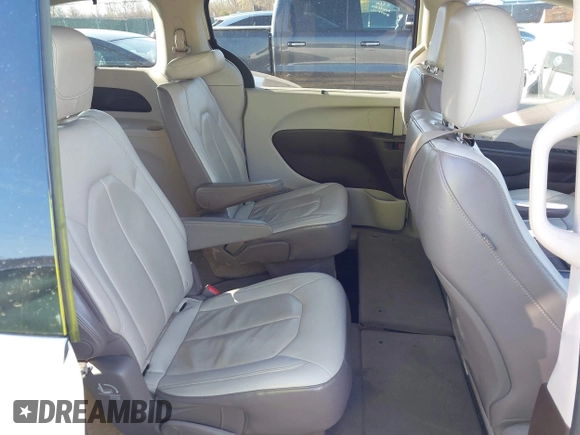 2017 Chrysler Pacifica Touring L with VIN 2C4RC1BG8HR677720, listed as a IAAI auction lot 41976606 with 170,175 mi miles and . Bid and sale history available at DreamBid. Image 8.