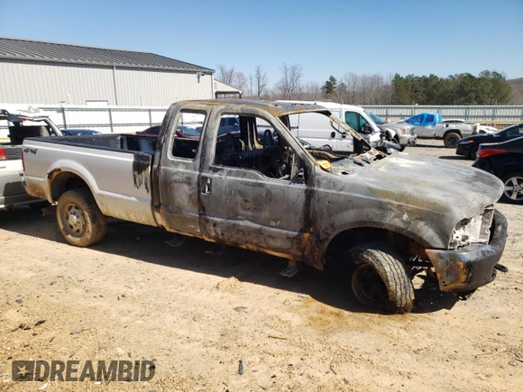 2003 Ford Super Duty F-250 XL with VIN 1FTNX21P53EB53182, listed as a Copart auction lot 46777985 with 0 mi miles and Non Repairable. Bid and sale history available at carsss.com. Image 4.