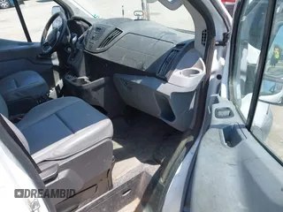 2018 Ford Transit z VIN 1FTYE1YM3JKA17396, wystawiony jako IAAI lot #42575062 z przebiegiem 68 063 mil mil oraz . Historia ofert i sprzedaży dostępna na DreamBid. Obrazek 5.
