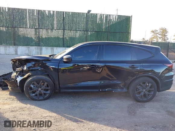 2024 Acura MDX w/A-Spec Package with VIN 5J8YE1H01RL024660, listed as a IAAI auction lot 41586135 with 5,075 mi miles. Bid and sale history available at carsss.com. Image 14.
