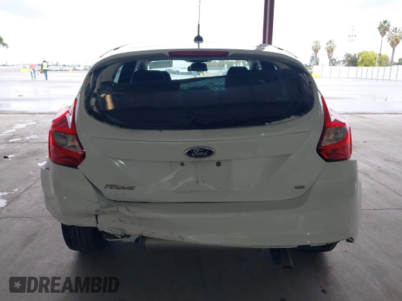 2014 Ford Focus SE with VIN 1FADP3K21EL301336, listed as a IAAI auction lot 41939452 with 118,203 mi miles. Bid and sale history available at carsss.com. Image 16.