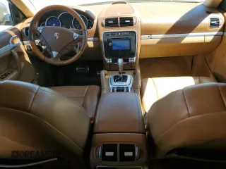 2004 Porsche Cayenne Turbo z VIN WP1AC29P14LA90088, wystawiony jako Copart lot #67397604 z przebiegiem 193 324 mil mil oraz Szkoda całkowita • Salvage title. Historia ofert i sprzedaży dostępna na DreamBid. Obrazek 8.