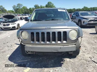 2011 Jeep Patriot Latitude z VIN 1J4NF1GB2BD229920, wystawiony jako Copart lot #57548445 z przebiegiem 188 712 mil mil oraz Szkoda całkowita • Salvage title. Historia ofert i sprzedaży dostępna na DreamBid. Obrazek 5.