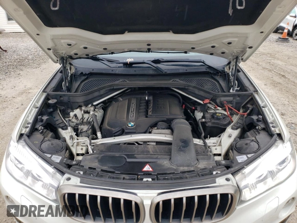 2015 BMW X6 xDrive35i z VIN 5UXKU2C58F0N77172, wystawiony jako Copart lot #55631415 z przebiegiem 246 622 mil mil oraz Czysty tytuł • Clean title. Historia ofert i sprzedaży dostępna na DreamBid. Obrazek 12.