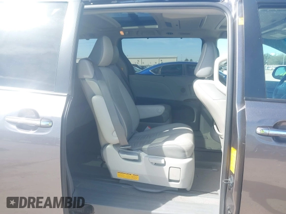 2011 Toyota Sienna XLE with VIN 5TDDK3DC7BS003186, listed as a IAAI auction lot 41701839 with 165,878 mi miles. Bid and sale history available at carsss.com. Image 8.