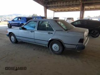 1985 Mercedes-Benz 190 z VIN WDBDB22C8FF039826, wystawiony jako Copart lot #47875265 z przebiegiem 159 296 mil mil oraz Szkody całkowita. Historia ofert i sprzedaży dostępna na DreamBid. Obrazek 2.