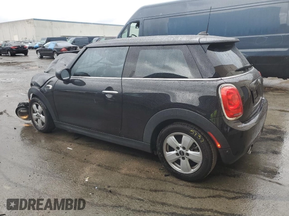 2021 MINI Hardtop Cooper с VIN WMWXR3C06M2N12998, выставлен на аукционе Copart как лот 79142464 с пробегом 44 825 миль миль и Списание • Salvage title. История ставок и продаж доступна на DreamBid. Изображение 2.