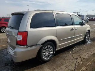 2015 Chrysler Town & Country Touring L with VIN 2C4RC1CG0FR513812, listed as a Copart auction lot 77467854 with 157,196 mi miles and Clean Title. Bid and sale history available at DreamBid. Image 3.