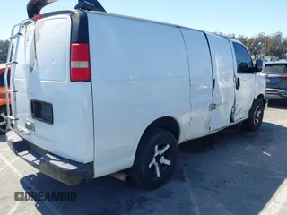 2008 Chevrolet Express Cargo z VIN 1GCFG15X681148824, wystawiony jako IAAI lot #41847111 z przebiegiem 251 449 mil mil oraz . Historia ofert i sprzedaży dostępna na DreamBid. Obrazek 4.