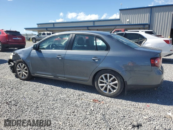 2010 Volkswagen Jetta Limited Edition с VIN 3VWRZ7AJ0AM140235, выставлен на аукционе Copart как лот 57780205 с пробегом 186 031 миль миль и Списание • Salvage title. История ставок и продаж доступна на DreamBid. Изображение 2.