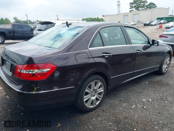 2013 Mercedes-Benz E 350 Luxury z VIN WDDHF5KB7DA663228, wystawiony jako IAAI lot #42429426 z przebiegiem 169 457 mil mil oraz . Historia ofert i sprzedaży dostępna na DreamBid. Obrazek 4.