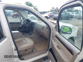 2005 Ford Explorer z VIN 1FMDU75K75ZA57352, wystawiony jako IAAI lot #42134980 z przebiegiem Nie podano mil oraz . Historia ofert i sprzedaży dostępna na DreamBid. Obrazek 5.